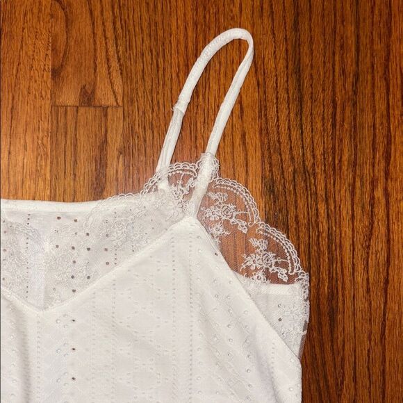 CUPSHE NWT White Eyelet Lace Trim Cami Top Size M - Picture 2 of 4